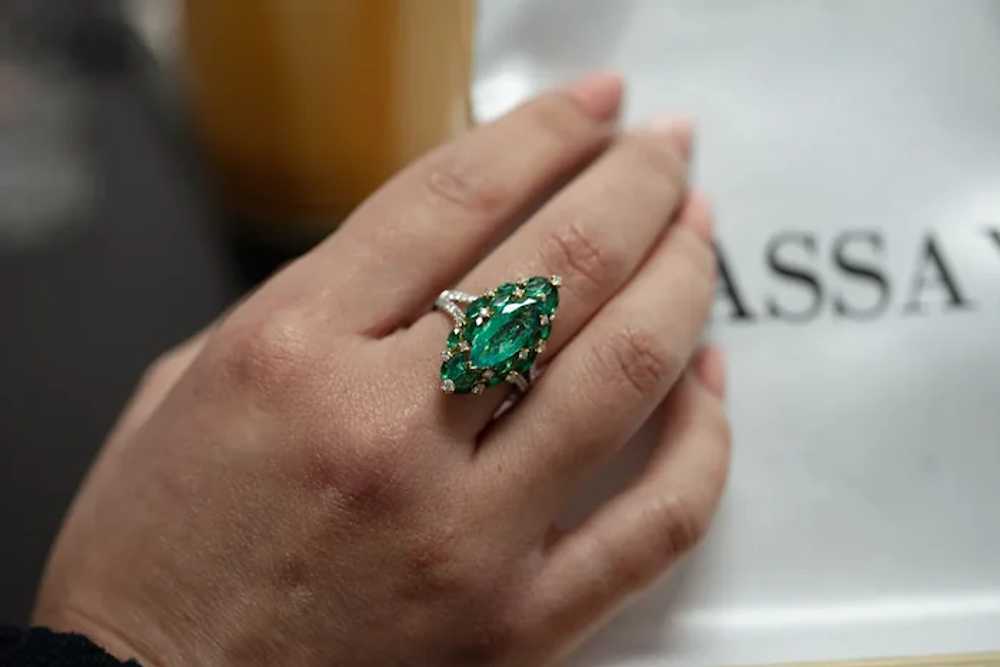 18K Gold Natural Colombian Emerald and Diamond Ma… - image 8