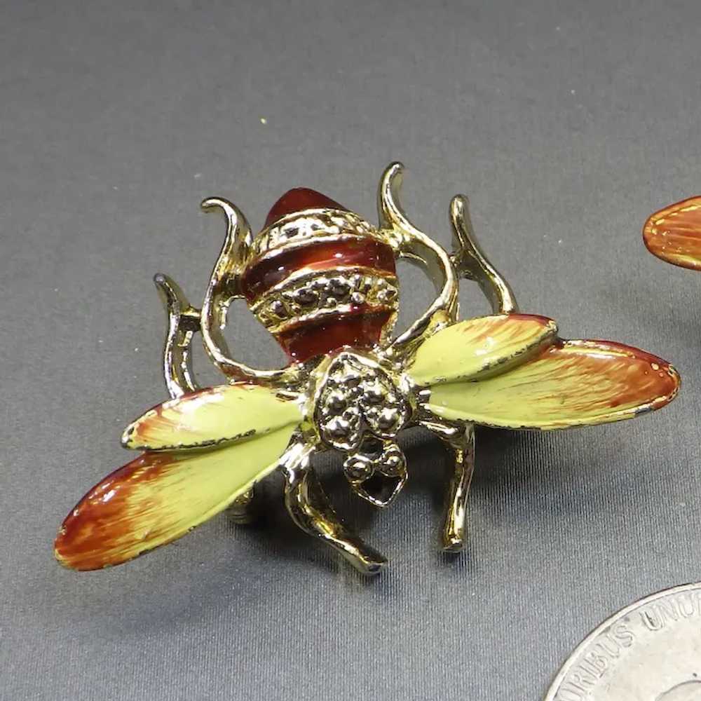 Pair of Enamel Finished 1950s BEES, Figural Brooc… - image 7