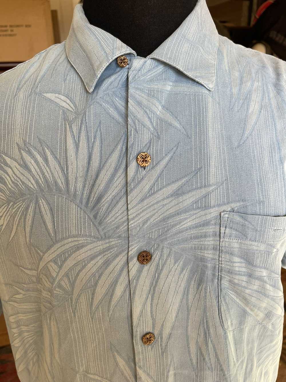 Tommy Bahama PreOwned Tommy Bahama Hawaiian Print… - image 3