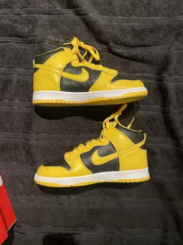 Nike Iowa Black/Yellow Nike Dunk High