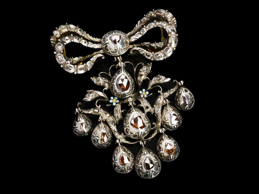 Splendor - Early 18th Century Diamond Bow Pendant - image 3