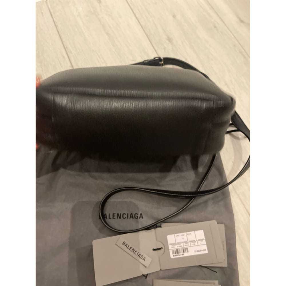 Balenciaga Everyday leather crossbody bag - image 3