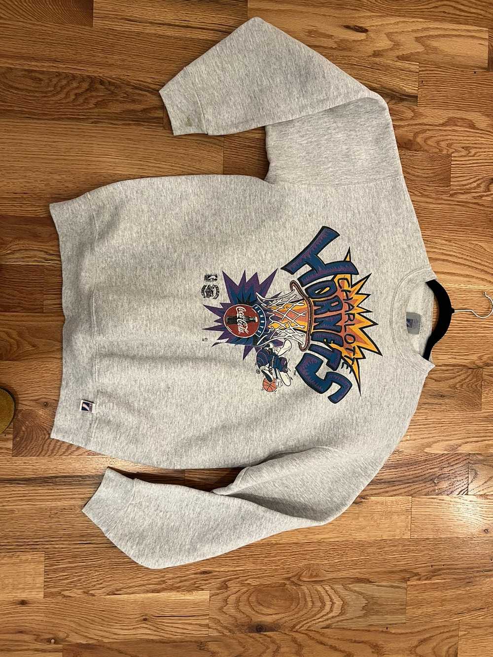 Vintage Vintage -Gray Charlotte Hornets sweatshirt - image 2