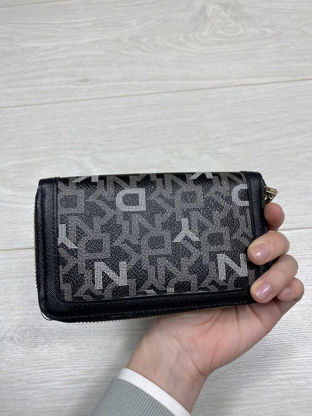 DKNY × Vintage Vintage DKNY Y2k wallet purse logo… - image 3