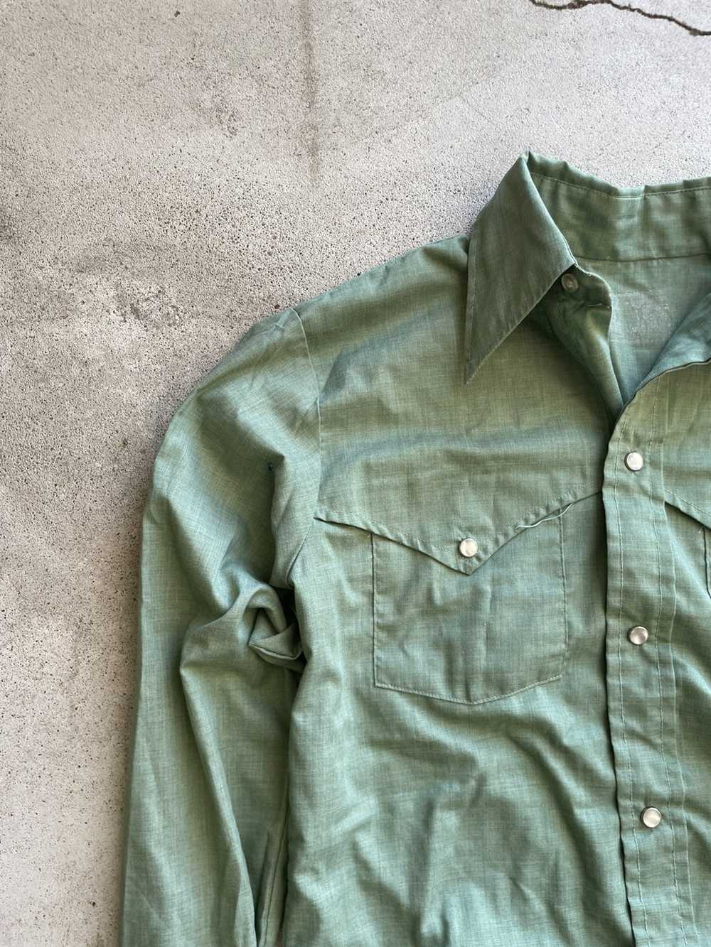 Vintage Vintage 70s Pearl snap green chambray but… - image 3