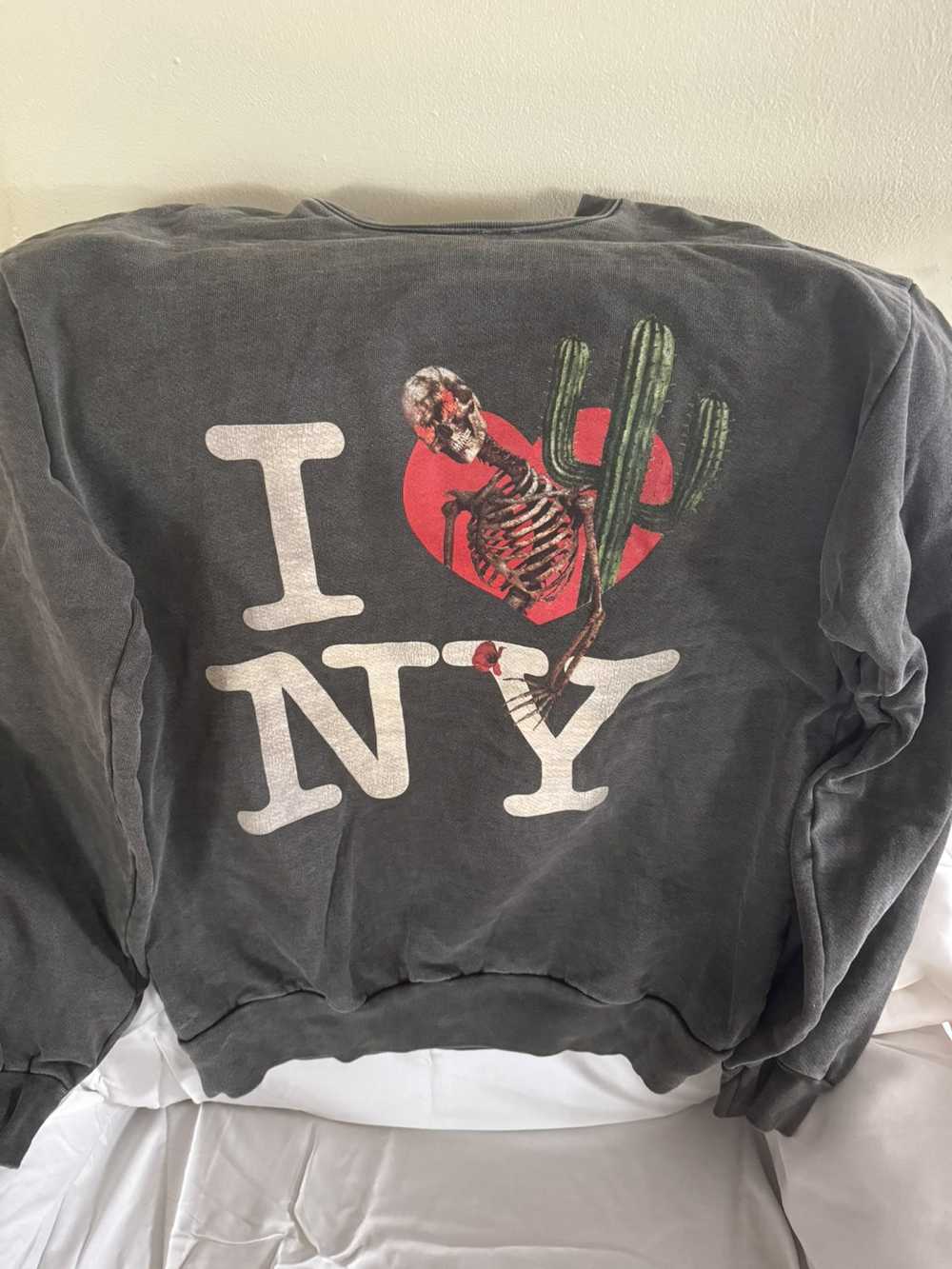 Travis Scott NYC MSG EXCLUSIVE I LOVE NY CREWNECK - image 1