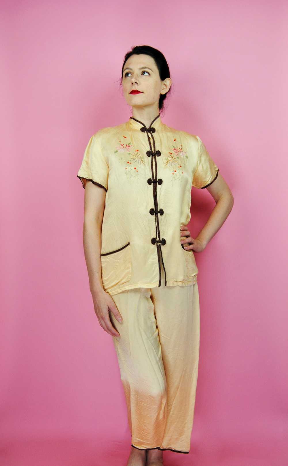 1980s Vintage Peach Silk Pajama Loungewear Set - … - image 1