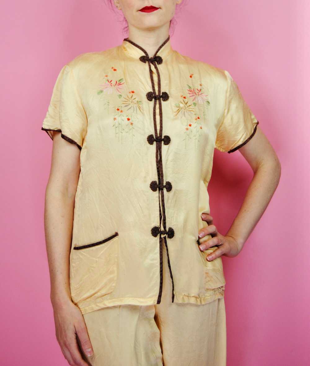 1980s Vintage Peach Silk Pajama Loungewear Set - … - image 2