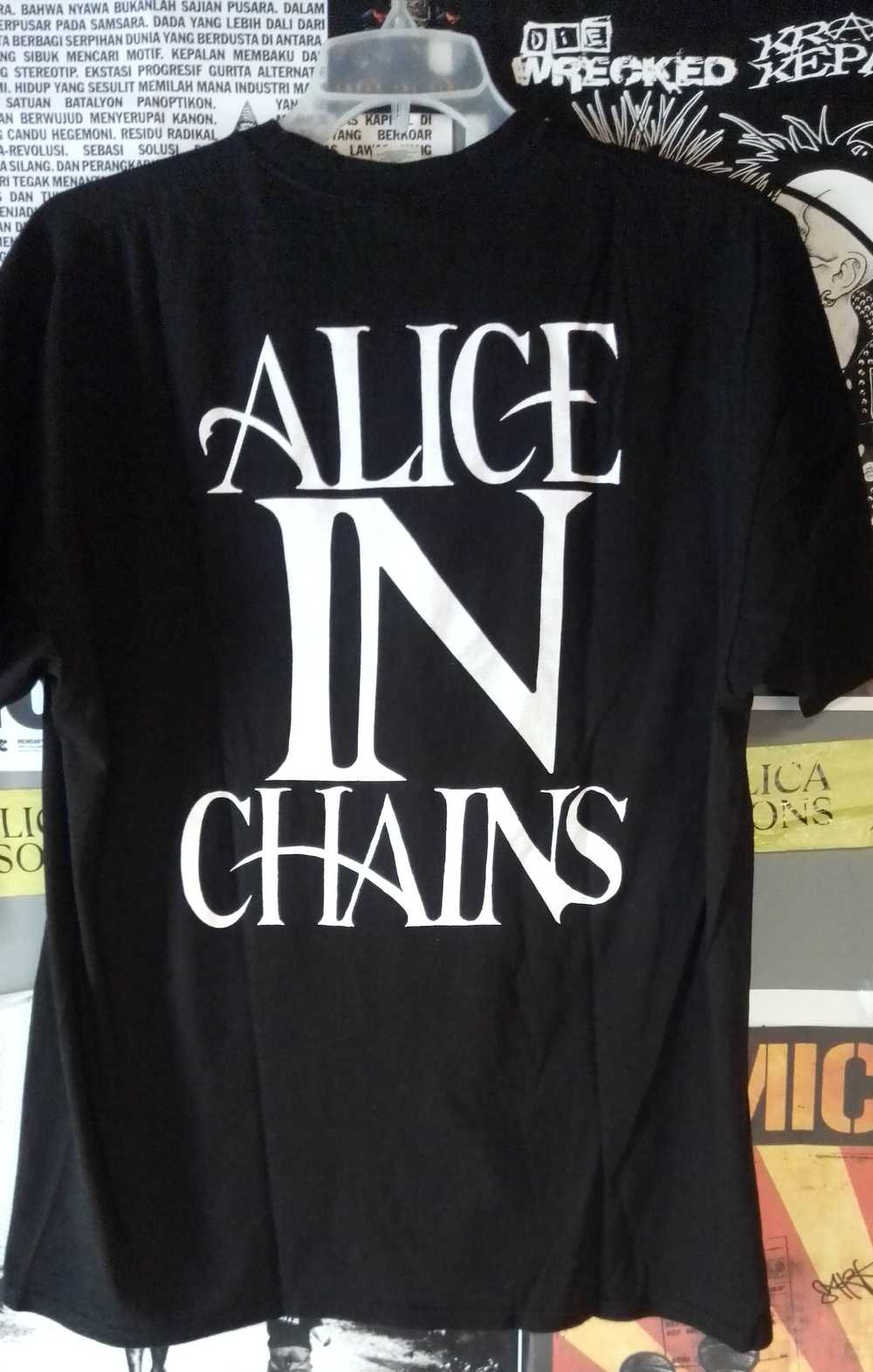 Alternative × Rock Band × Rock T Shirt Alice In C… - image 2