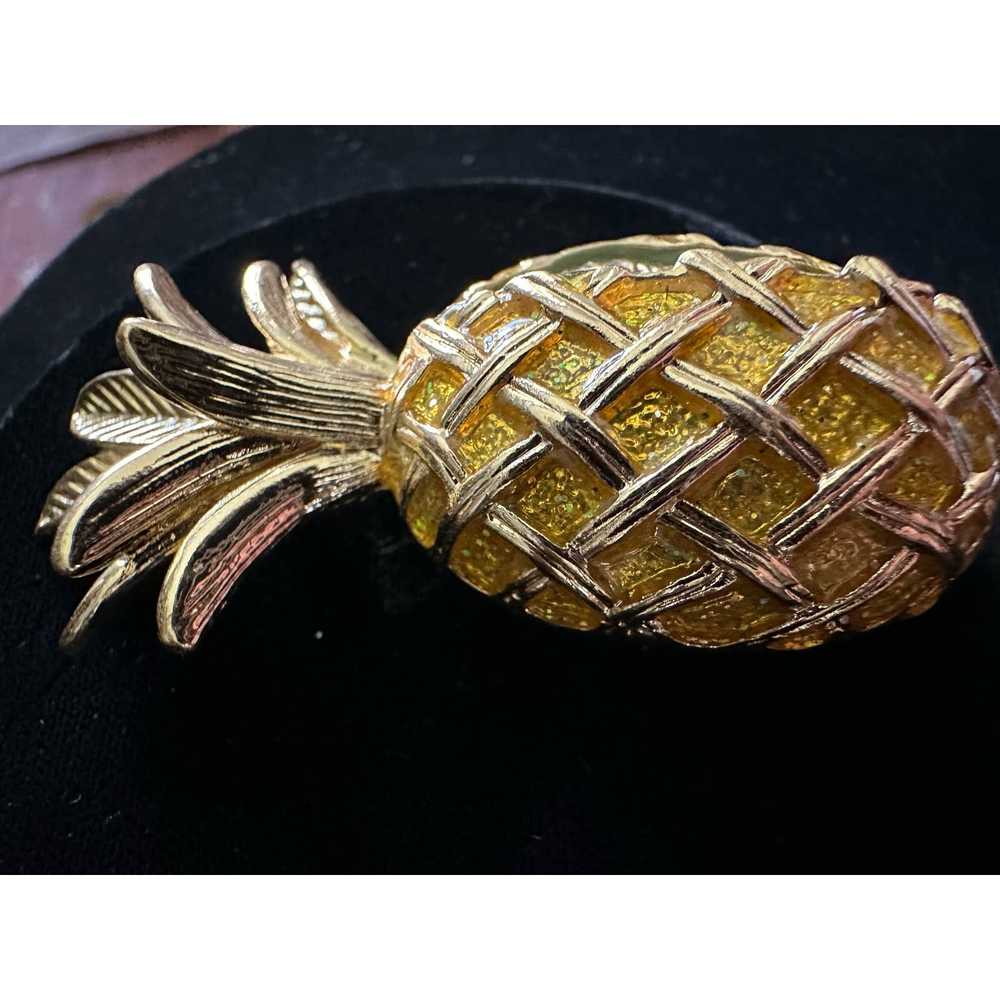 Nothing Vtg Gold Pineapple Brooch with Enamel and… - image 5