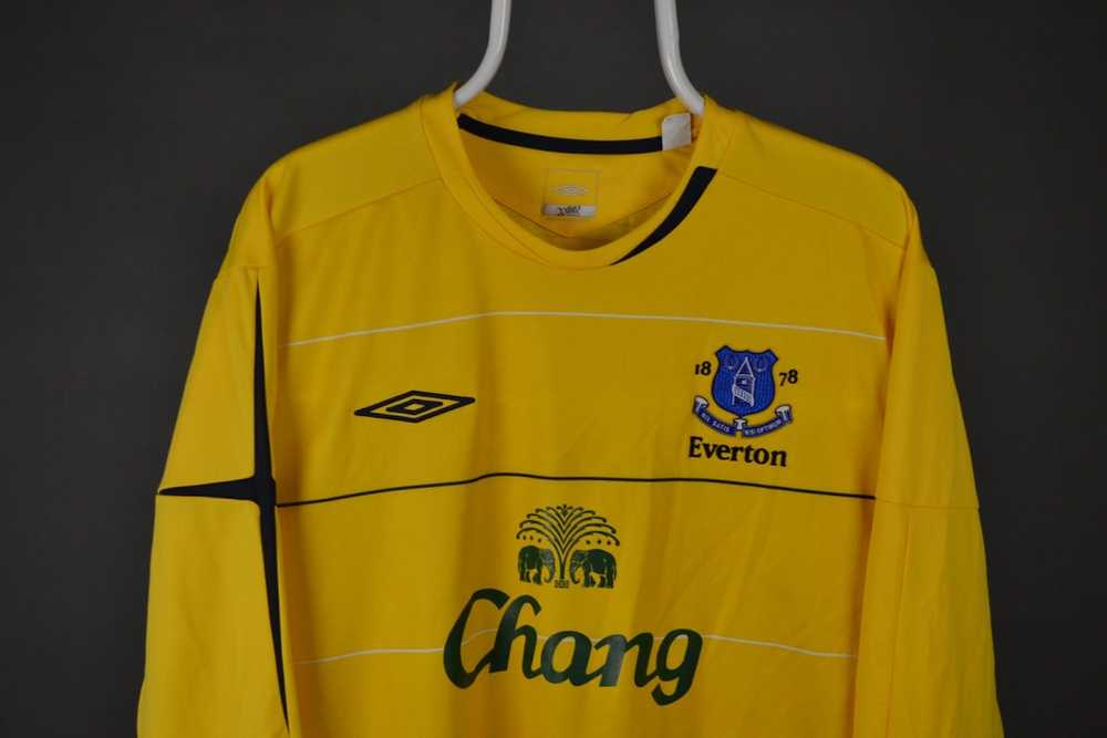 Soccer Jersey × Umbro × Vintage EVERTON THIRD FOO… - image 3