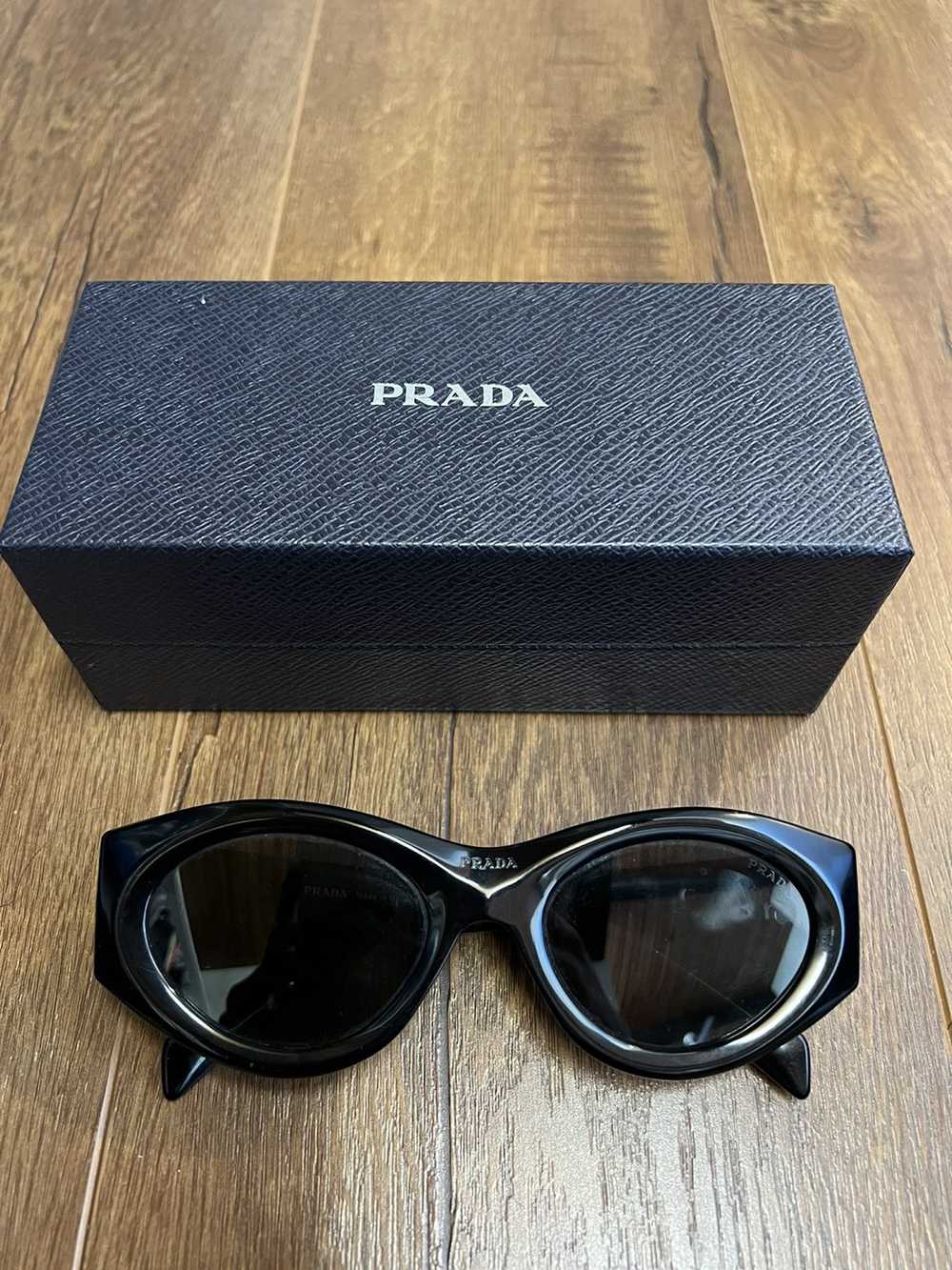 Designer × Prada Prada Beveled Logo Oval Sunglass… - image 1