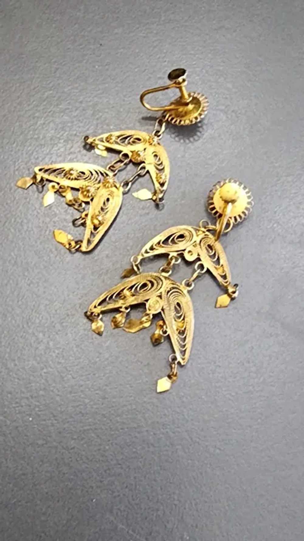 Vintage Etruscan Goldtone Dangle Screwback Earrin… - image 4