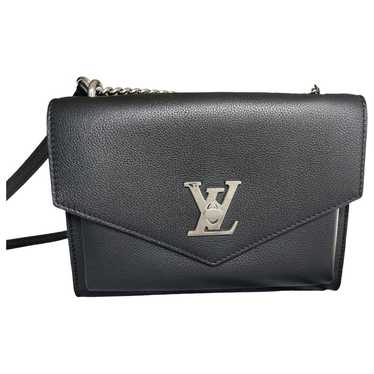 ✨NEW ARRIVAL✨ Louis Vuitton Greige Mylockme Chain Bag $2,400.00