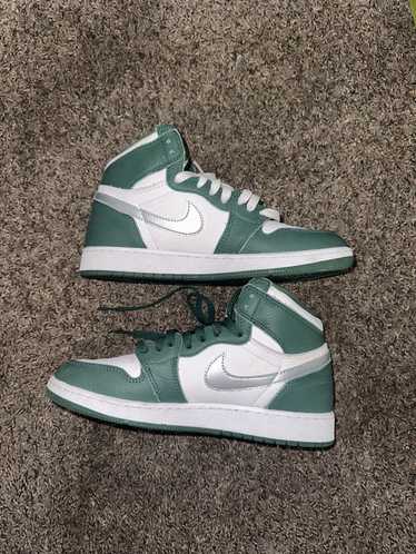 Jordan Brand × Nike Jordan 1 Hi “Gorge Green” Kids - image 1