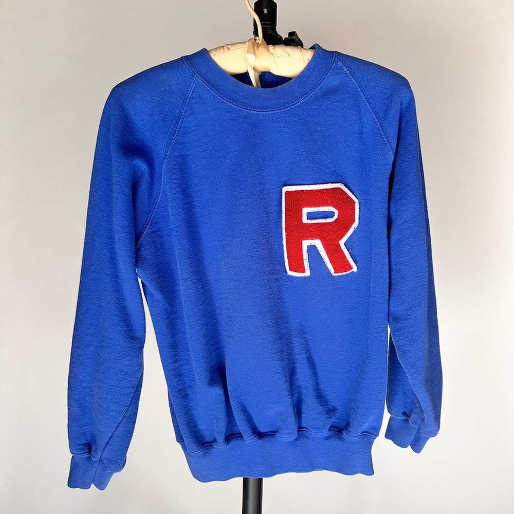 Vintage Blue sweatshirt with athletic letter R - image 1