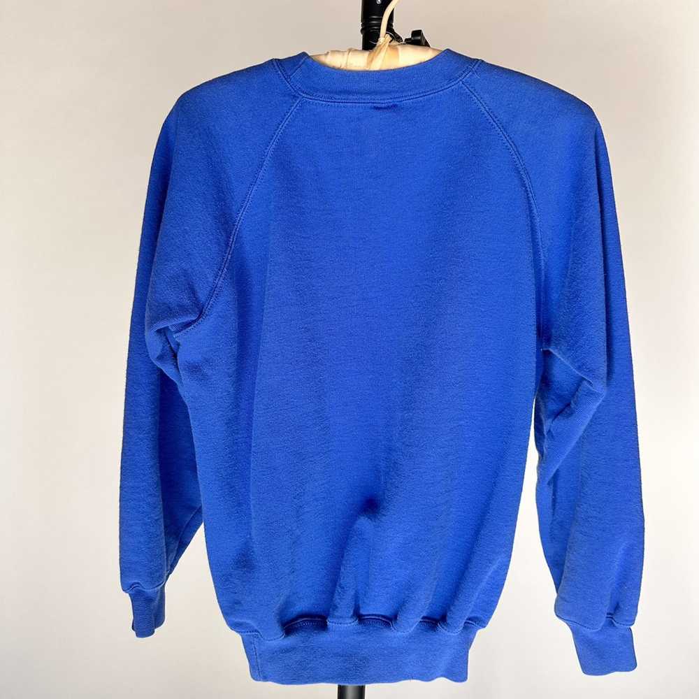 Vintage Blue sweatshirt with athletic letter R - image 5