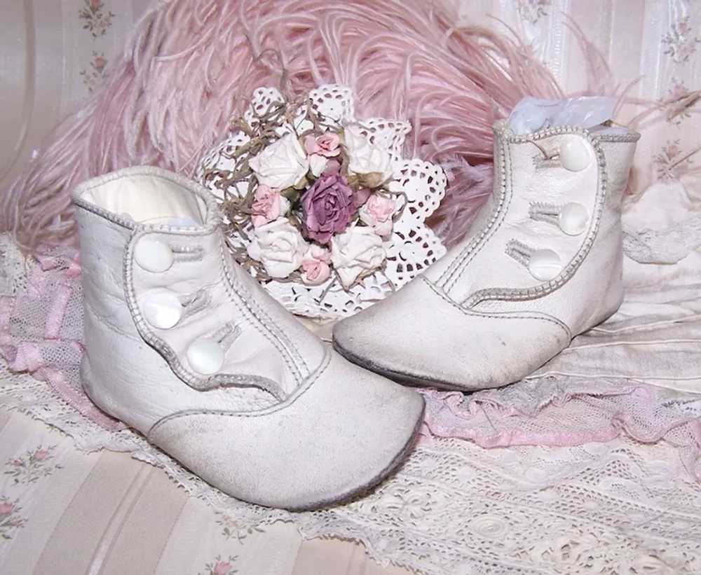 Antique Edwardian White Leather Baby Shoes with M… - image 3