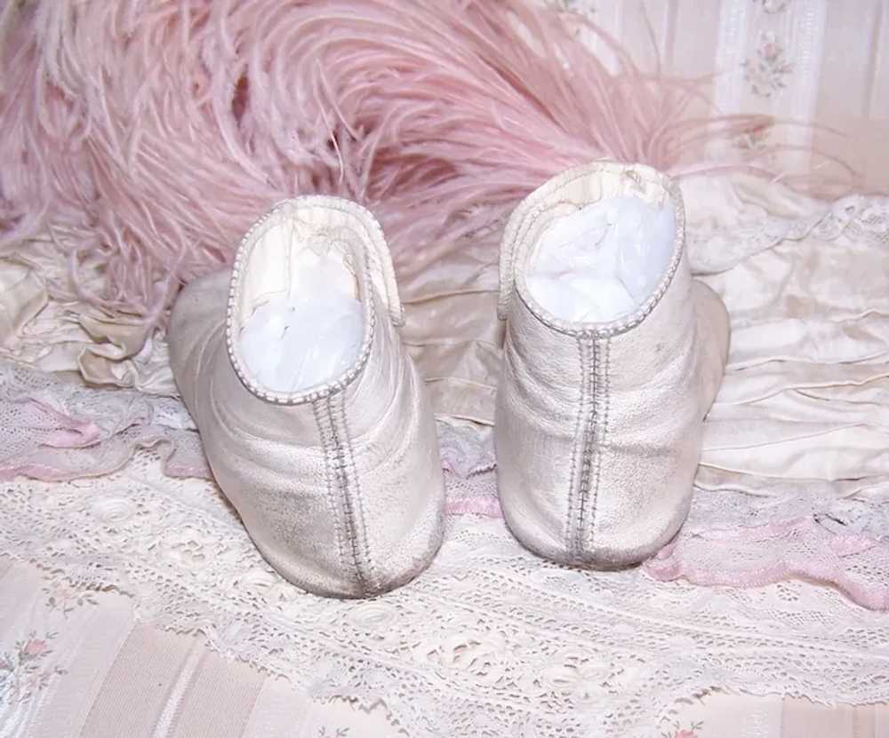 Antique Edwardian White Leather Baby Shoes with M… - image 6