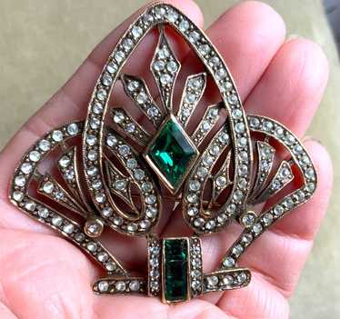 Les bernard inc. brooch/ - Gem