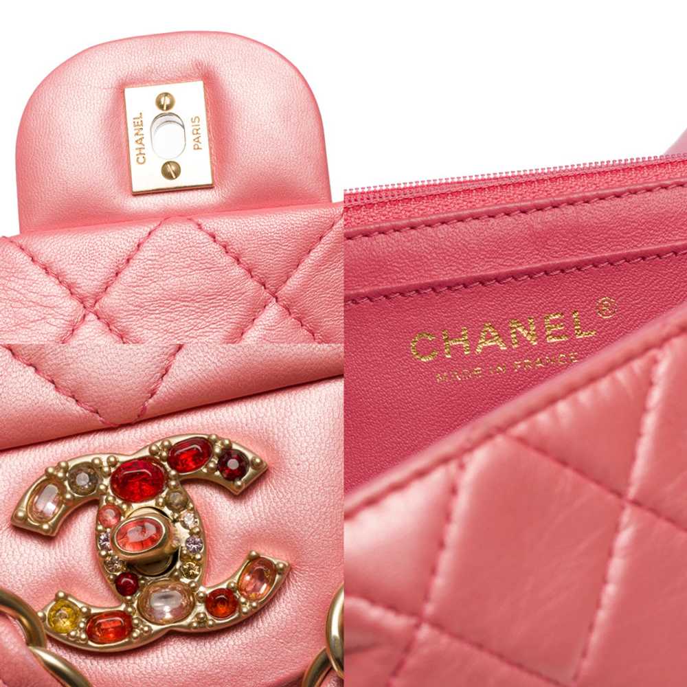 Chanel Classic Flap Bag Medium Leather in Pink - Gem