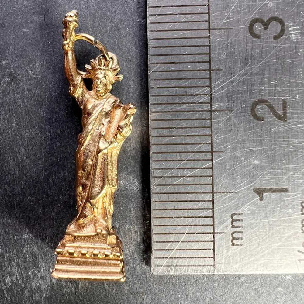 Statue of Liberty New York USA 14K Yellow Gold Ch… - image 10