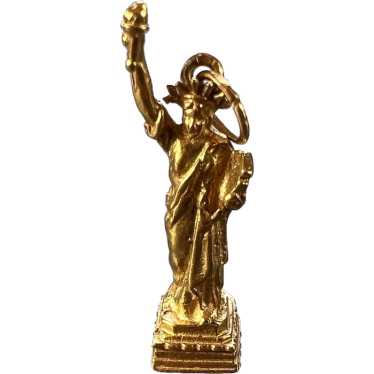 Statue of Liberty New York USA 14K Yellow Gold Ch… - image 1