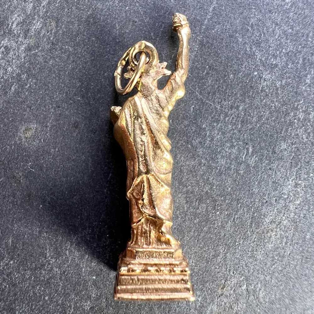 Statue of Liberty New York USA 14K Yellow Gold Ch… - image 3