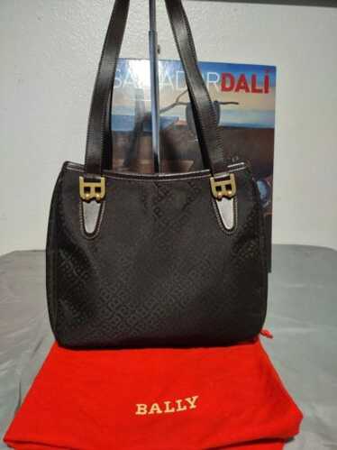 Bally Logo Grained Calf Leather Shoulder Bag【関税・送料込】 Bally logo-stamp Leather Shoulder Bag | Black | FARFETCH AU