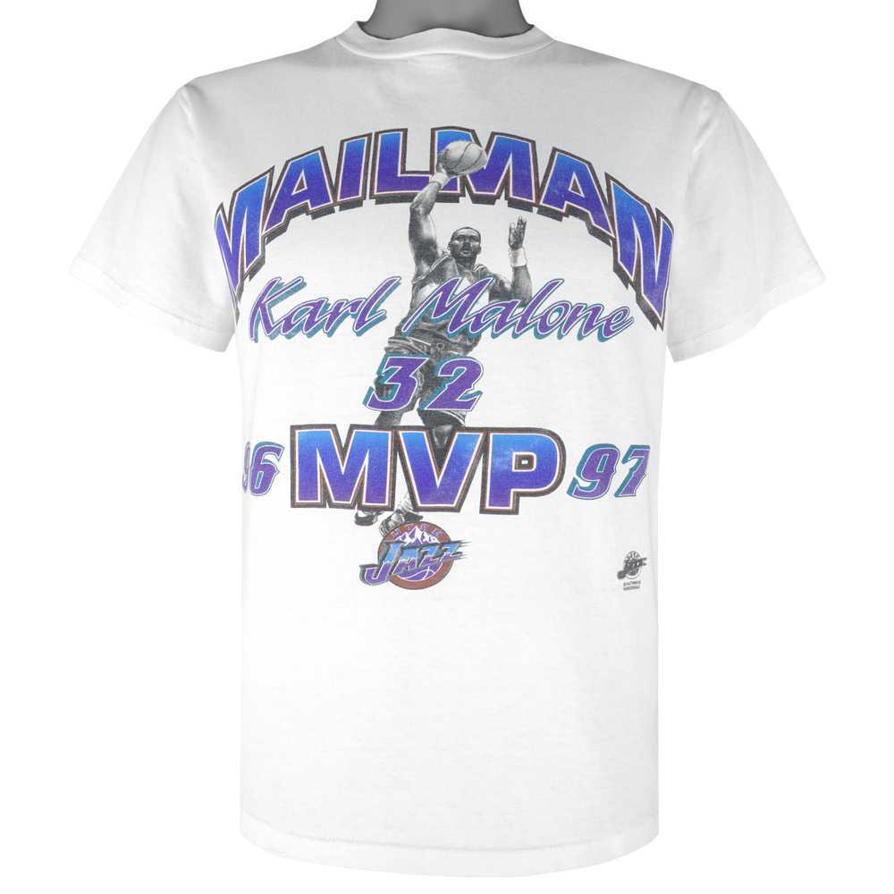 NBA (Lee) - Utah Jazz Mailman Karl Malone MVP T-S… - image 1