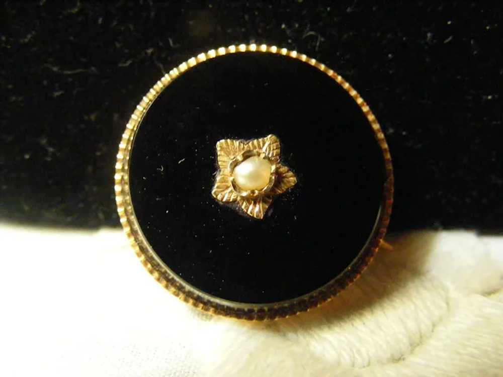 Victorian 1880s 14K Onyx Brooch Seed Pearl 1" Dia… - image 3