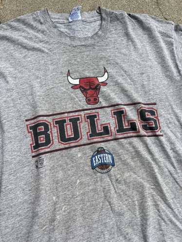 Vintage 90s Chicago Bulls Michael Jordan T-Shirt SALE… - Gem