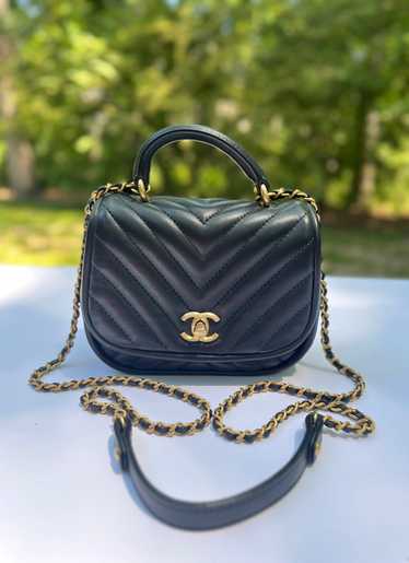 Chanel CHANEL Quilted Lambskin Chevron One Flap To