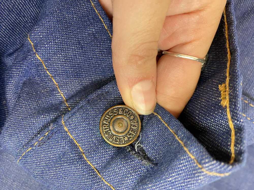 1970s BIG E Levi's Dark Wash Chambray Bell Bottom… - image 7