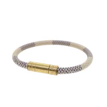 Louis Vuitton® LV Floragram Bracelet White. Size One Size in 2023  Fashion bracelets  jewelry, Women accessories jewelry, Womens fashion jewelry