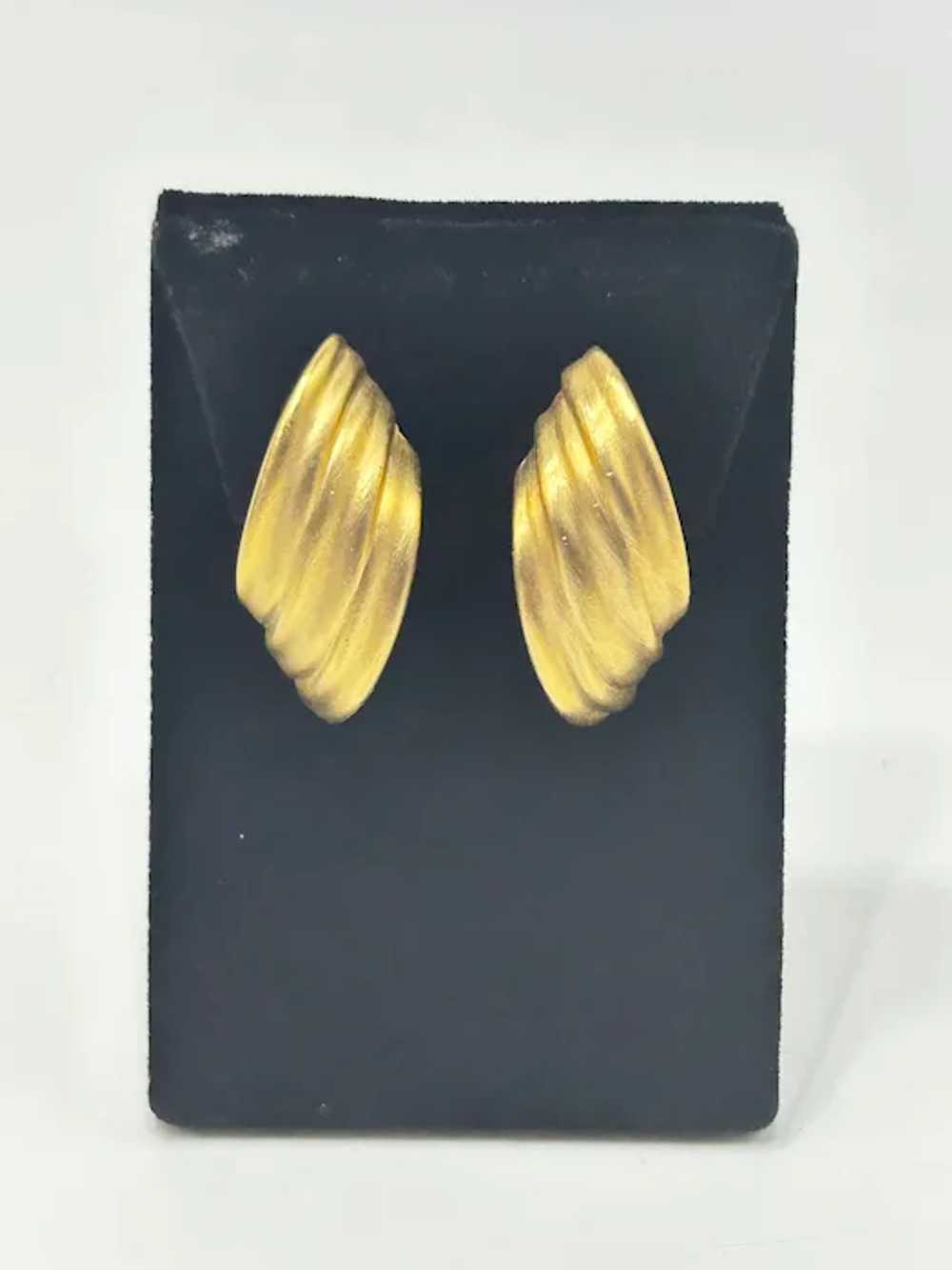 Vintage 80s 90s Matte Gold Tone Clip On Earrings … - image 2