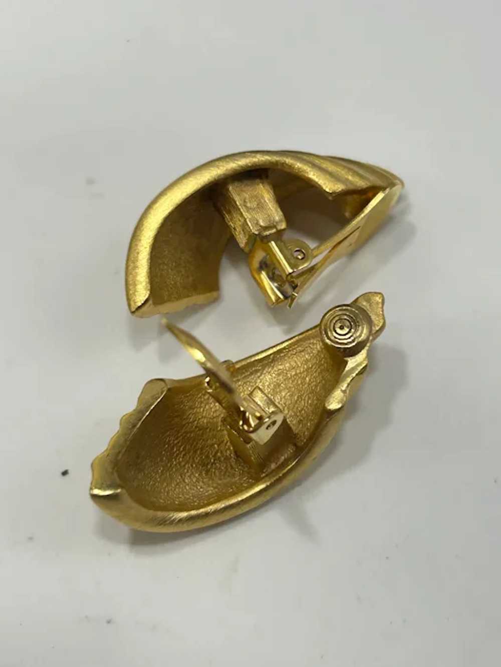 Vintage 80s 90s Matte Gold Tone Clip On Earrings … - image 6