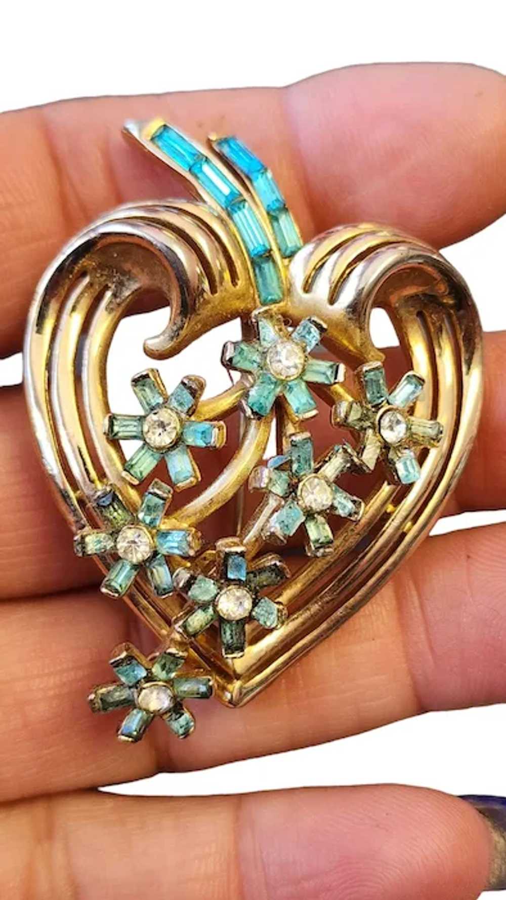 Vintage Signed Coro Craft Heart Flower Brooch (A2… - image 2