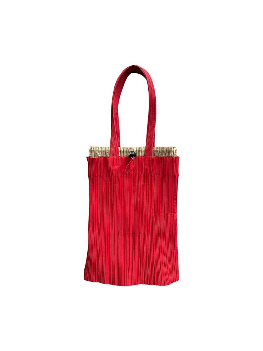 Pleats Please Issey Miyake Pleats Large Technical-pleated Tote Bag -  ShopStyle