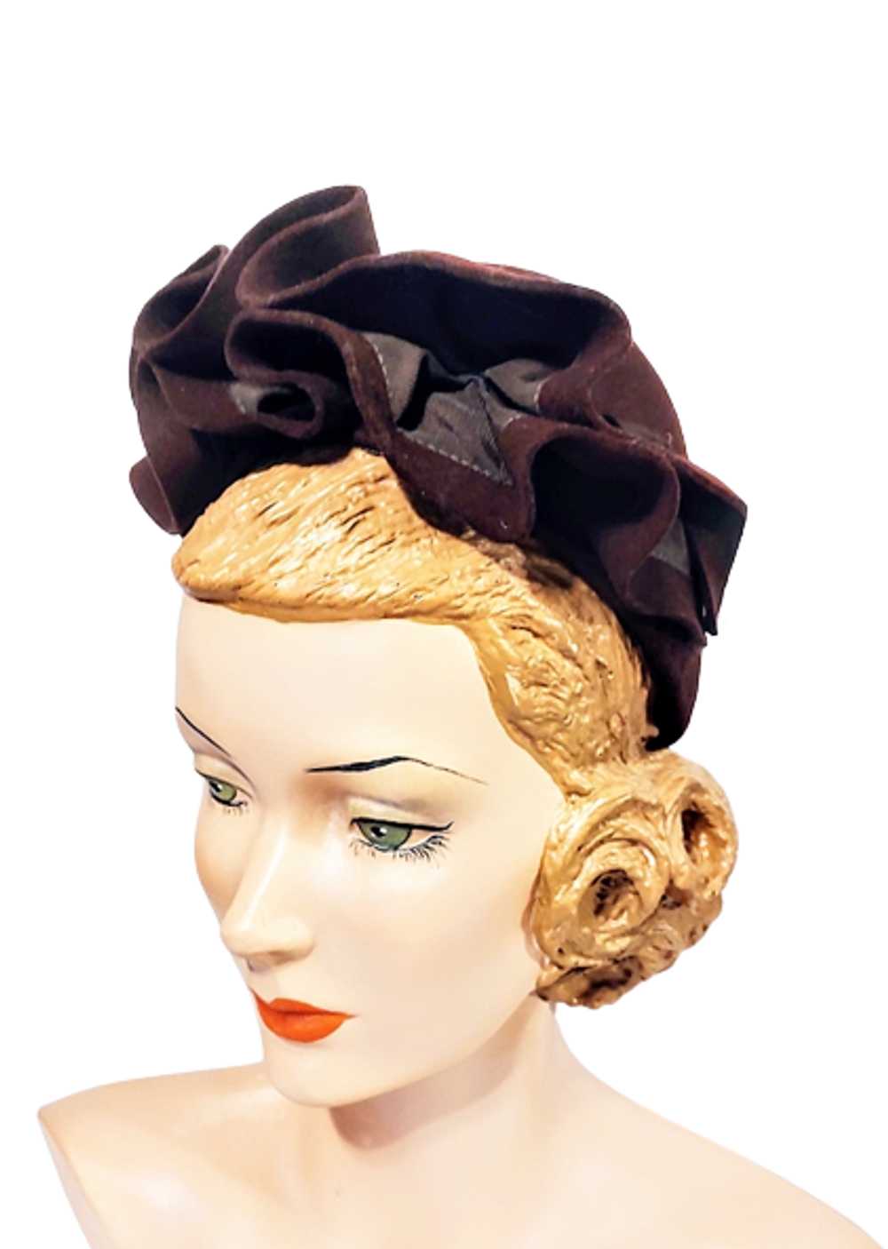 Dark Brown 1940s Vintage Felt Hat With Ruffles Al… - image 2