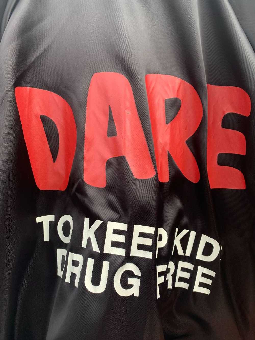 DARE TO KEEP KIDS DRUG FREE SATIN BUTTON UP JACKE… - image 6