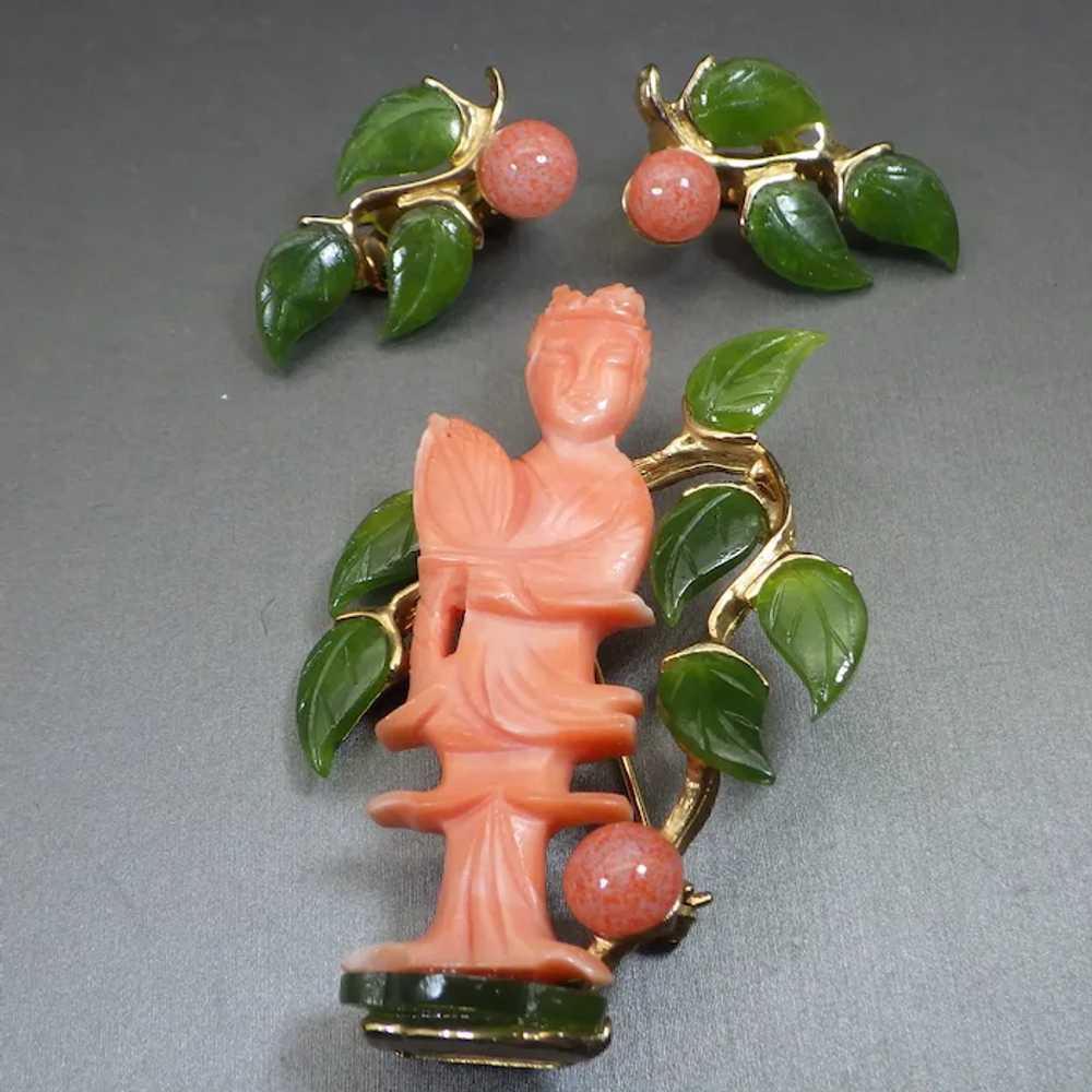 Very Rare Carved Coral and Jade Set, Brooch and C… - image 9