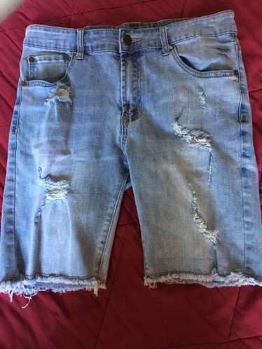 New! Mens Aeropostale loose fit ripped buy jean shorts. Retail $60 size 38