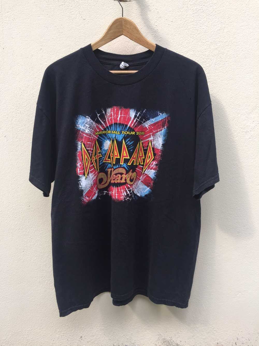 Band Tees × Def Leppard × Tour Tee 2011 def leppa… - image 1