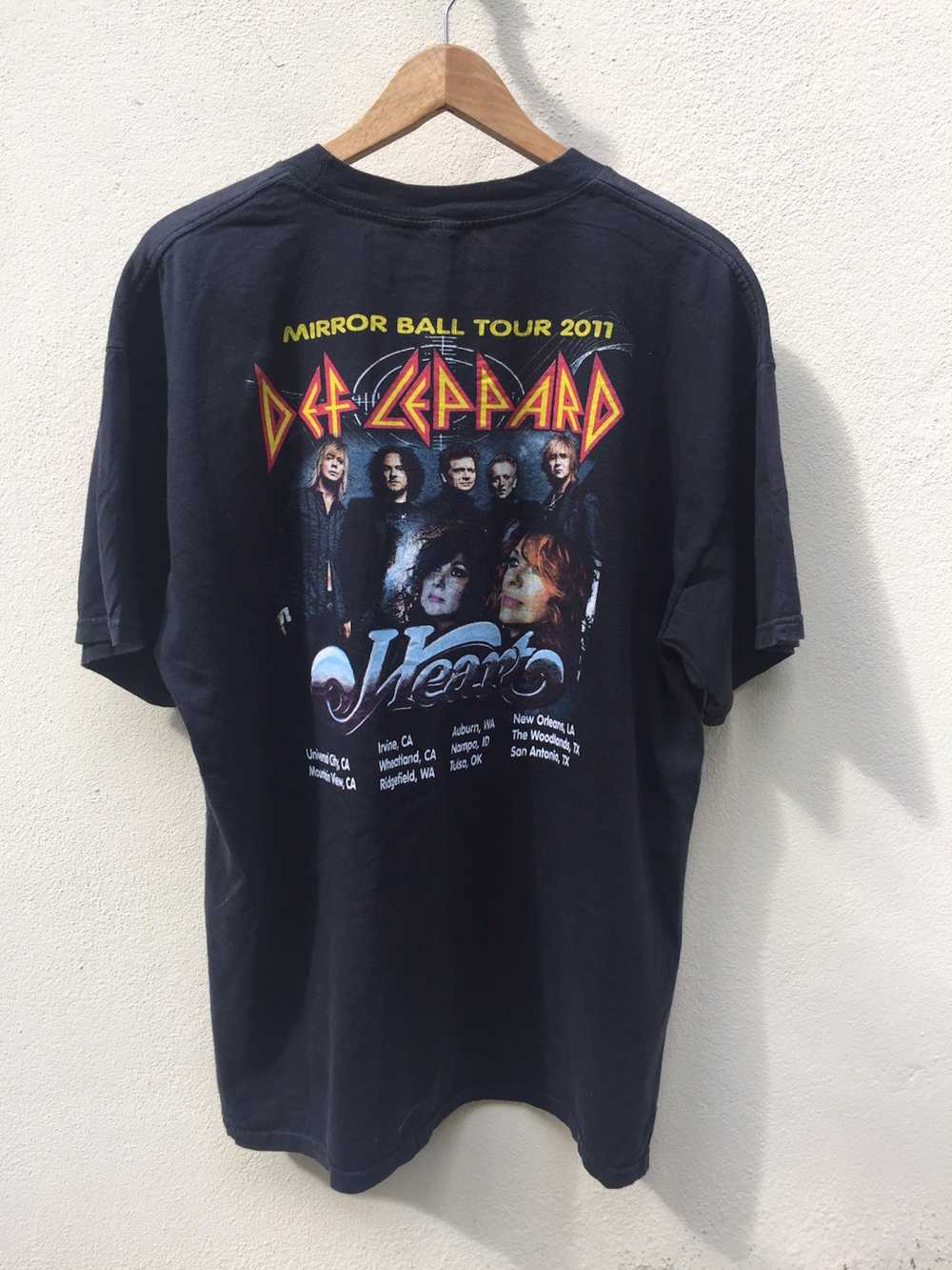 Band Tees × Def Leppard × Tour Tee 2011 def leppa… - image 2