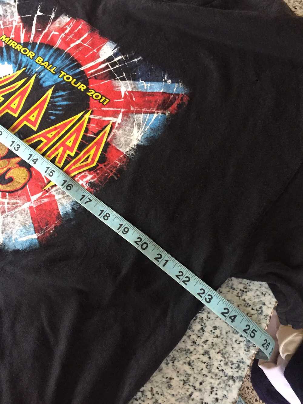 Band Tees × Def Leppard × Tour Tee 2011 def leppa… - image 3