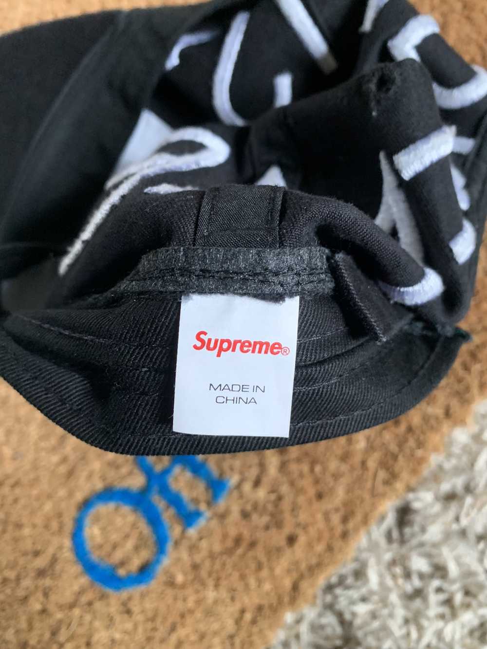 Supreme Supreme rear spell out hat - image 4