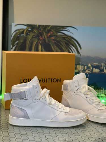 Louis Vuitton - Authenticated Rivoli Trainer - Leather White Plain For Man, Very Good Condition