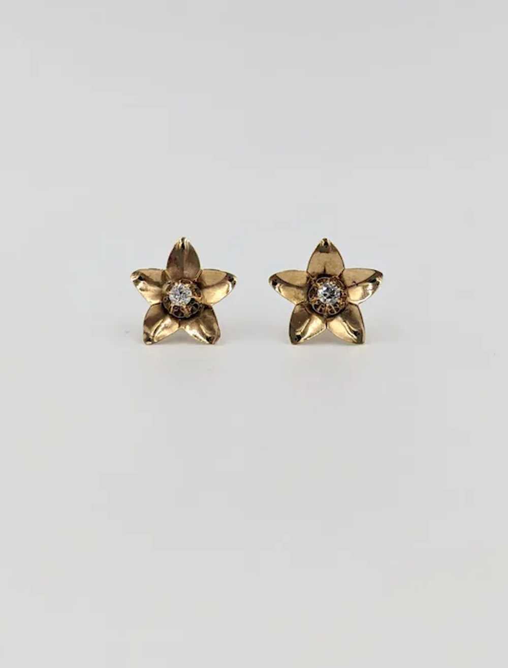 14K Yellow Gold Mid Century Pierced Flower Earrin… - image 3