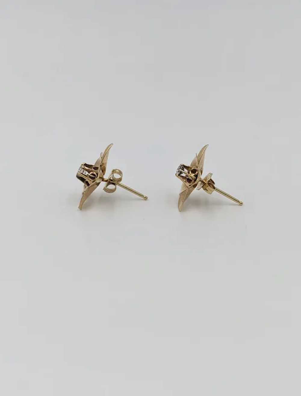 14K Yellow Gold Mid Century Pierced Flower Earrin… - image 6